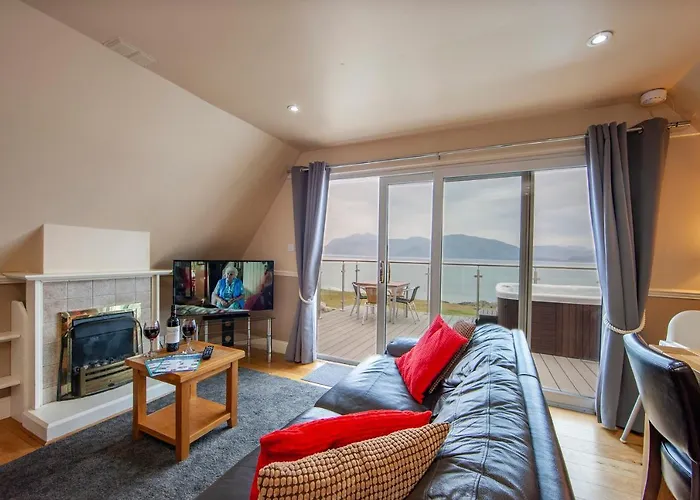 Loch Linnhe Waterfront Lodges With Hot Tubs Glencoe